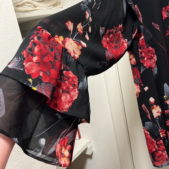 Blouse - Picture 3 of 4